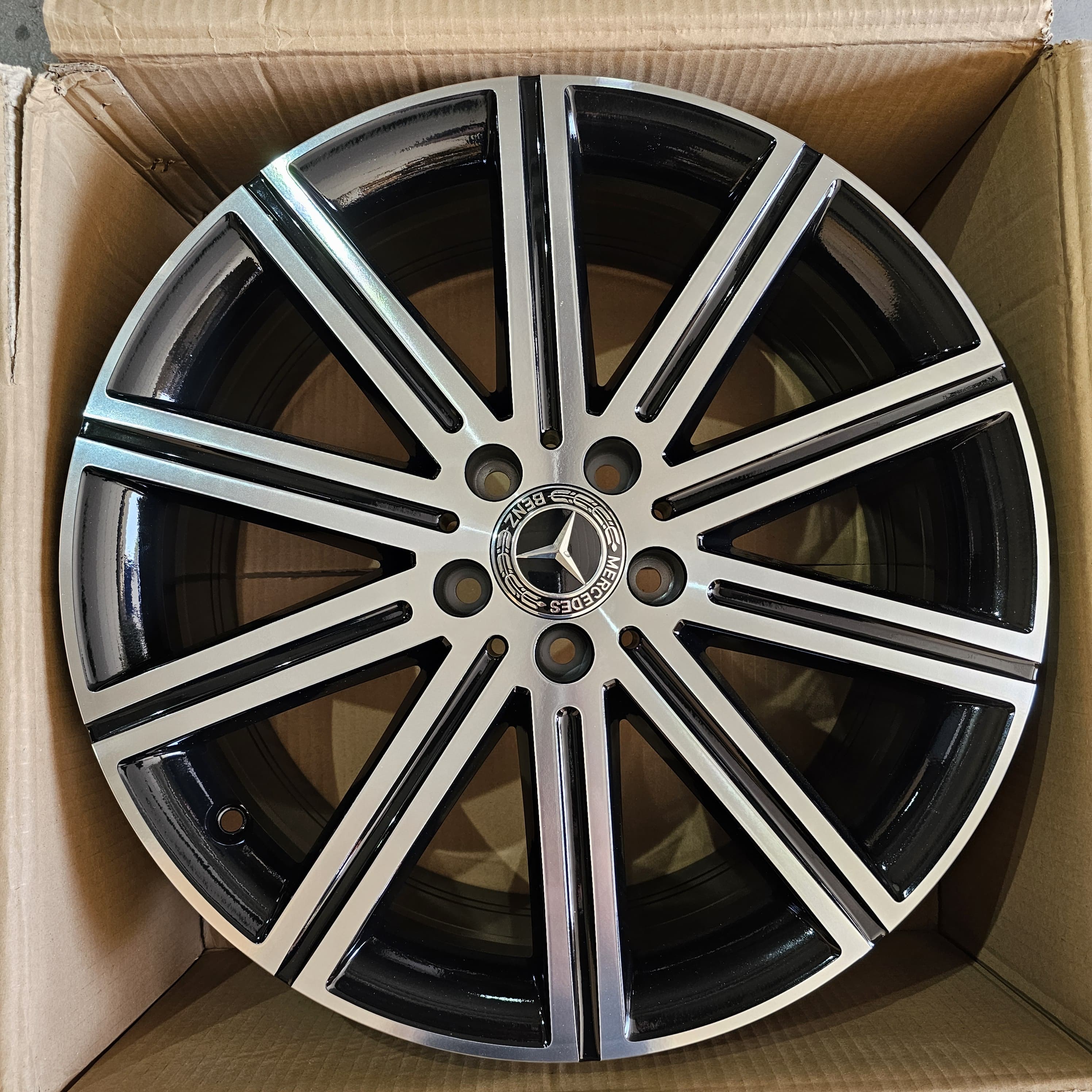 Alu Felne - 8J x19 ET52 5X112