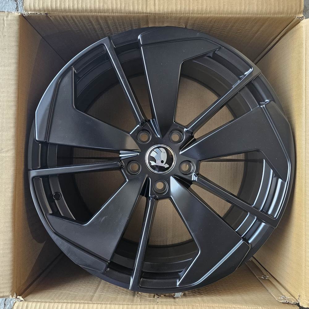 Alu Felne - 8J x18 ET45 5x112