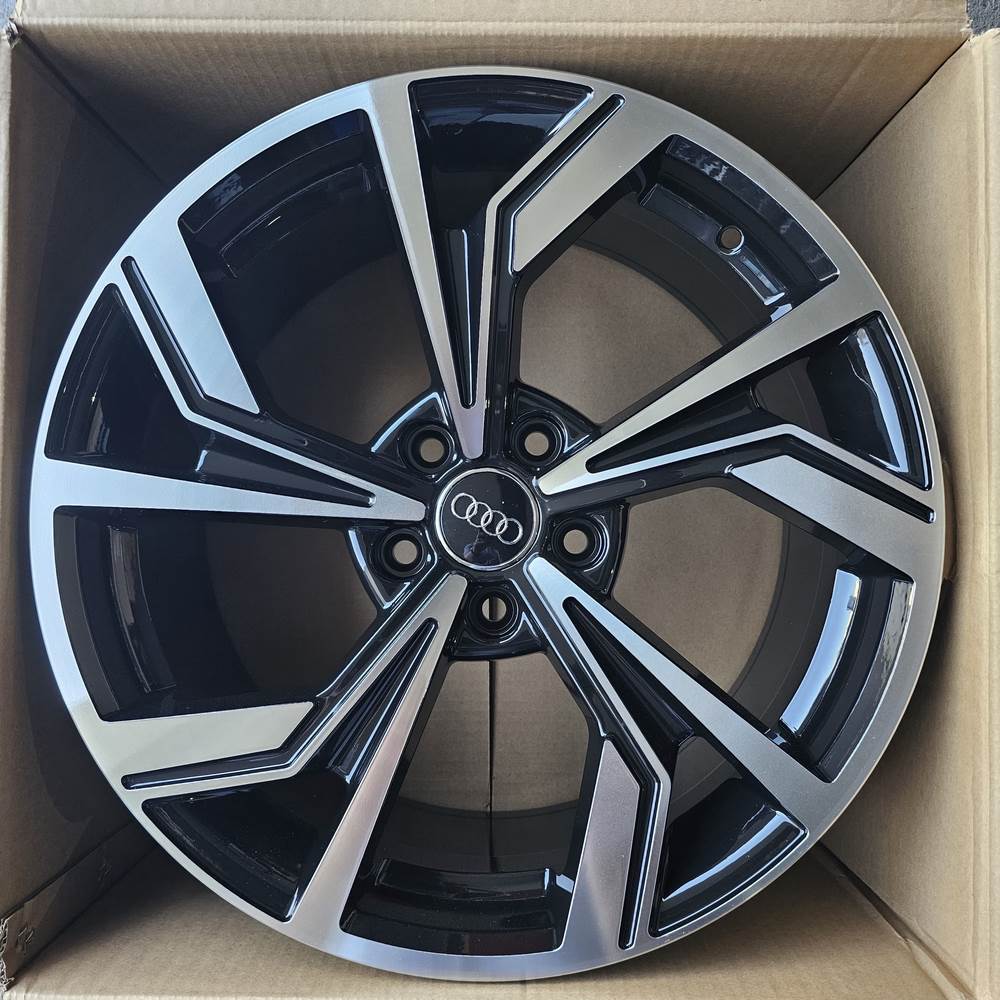 Alu Felne - 8J x18 ET42 5X112