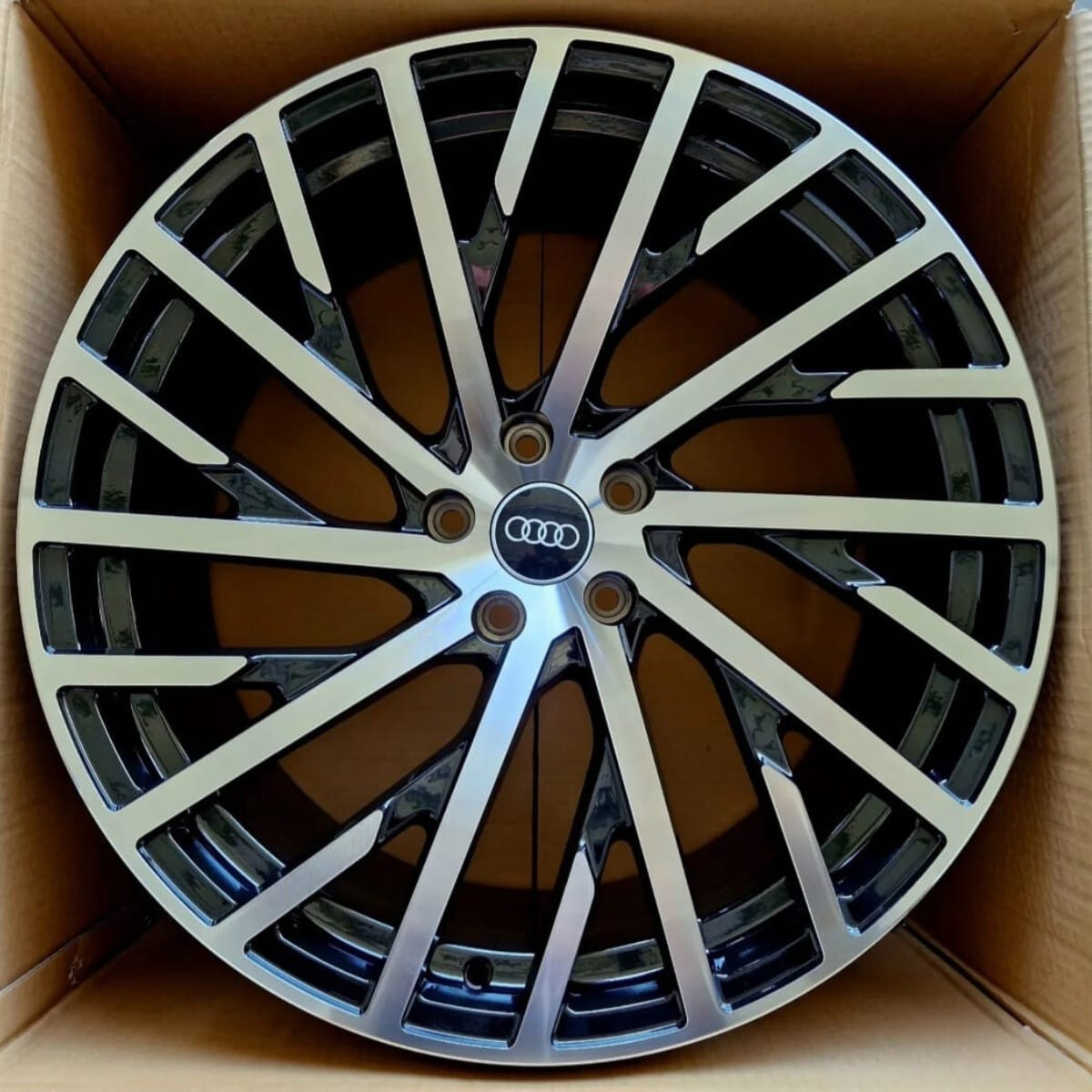 Alu Felne - 8.5J x19 ET33 5X112