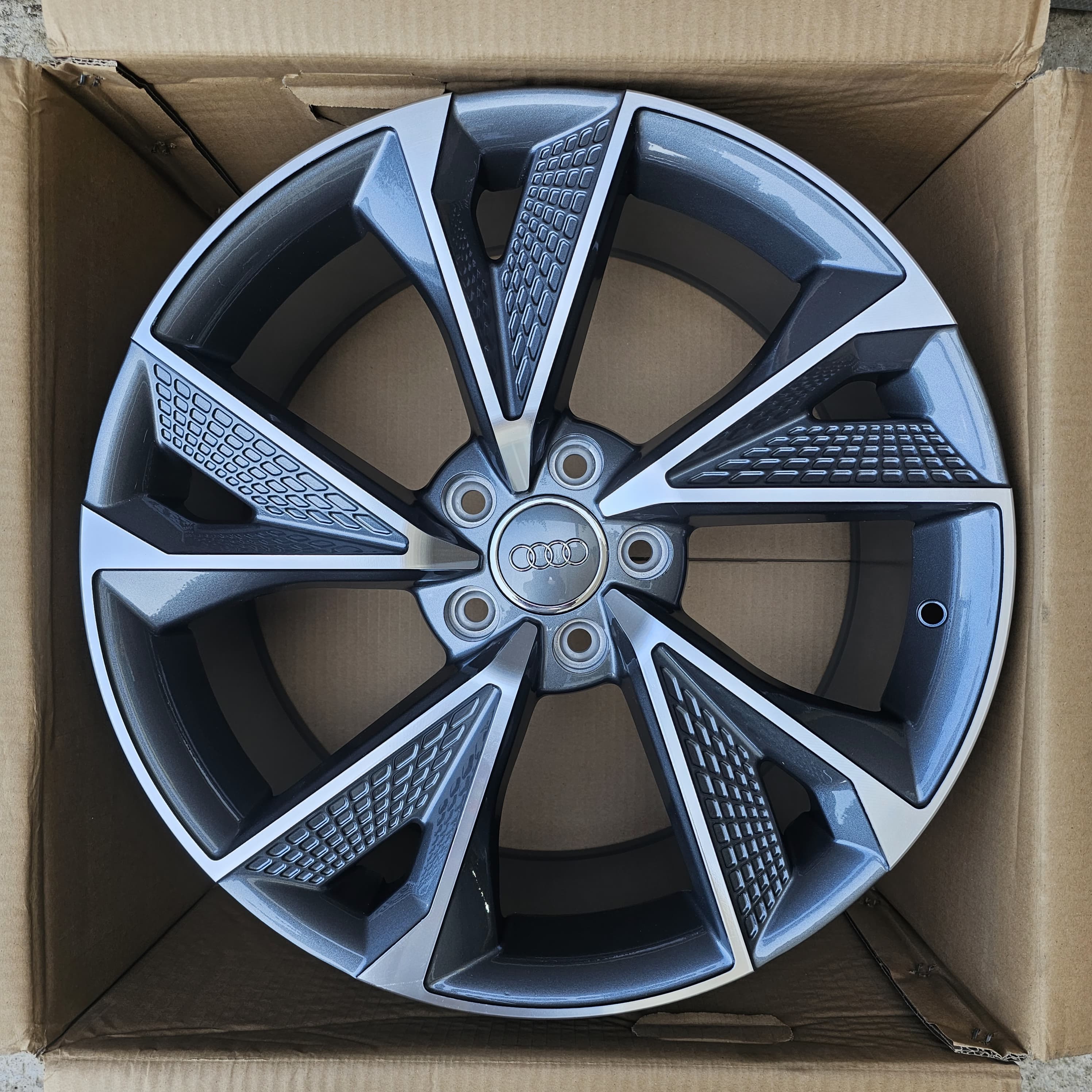 Alu Felne - 8.5 x18 ET35 5x112