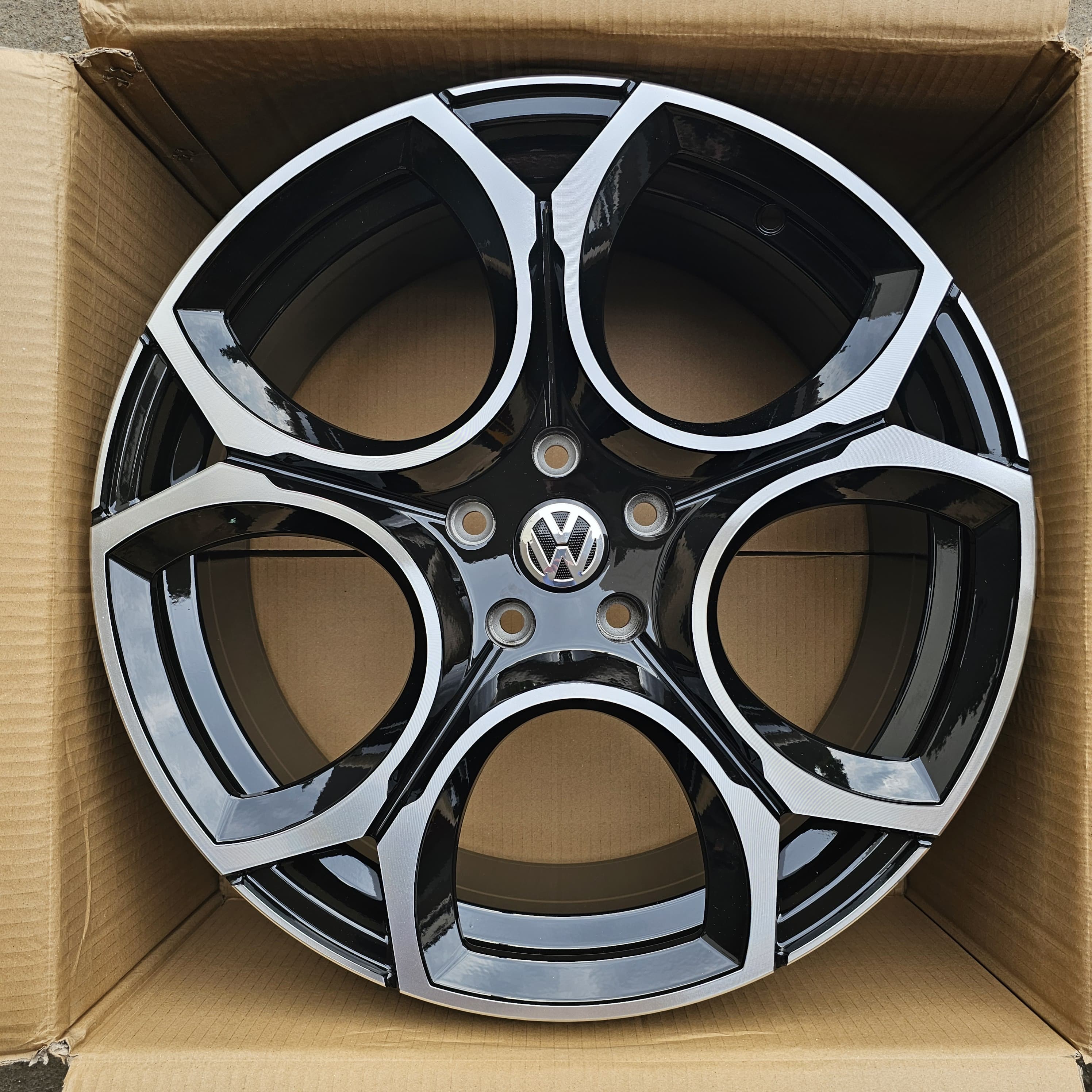 Alu Felne - 8J x19 ET45 5x112