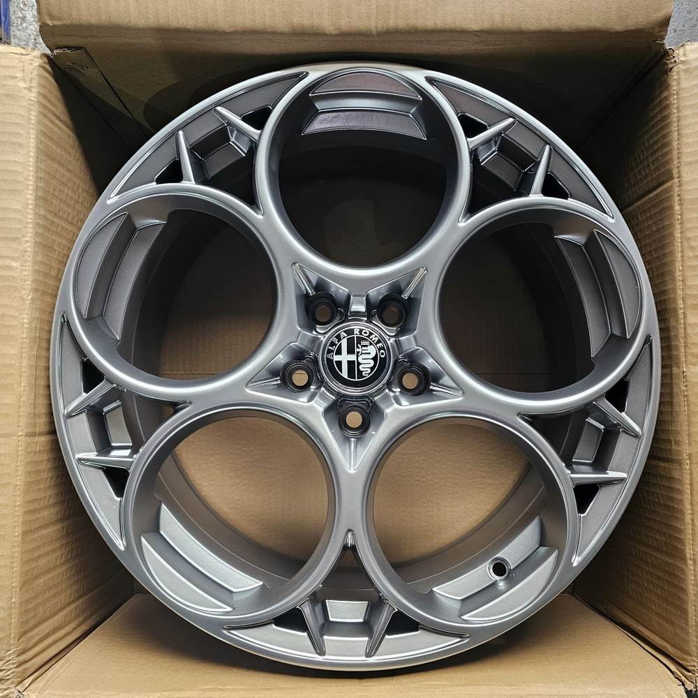Alu Felne - 8J x18 ET33 5X110