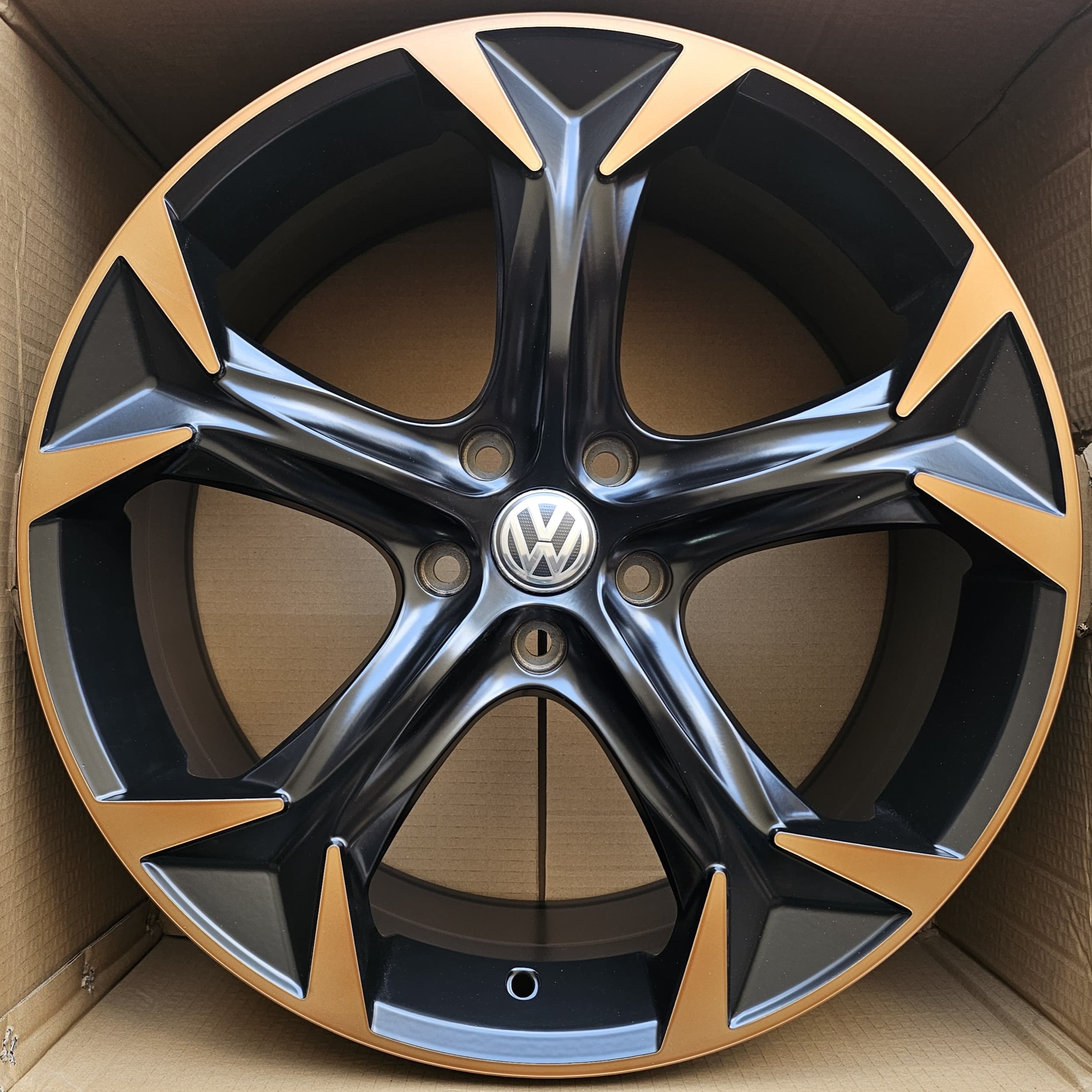Alu Felne - 8.5J x19 ET40 5X112