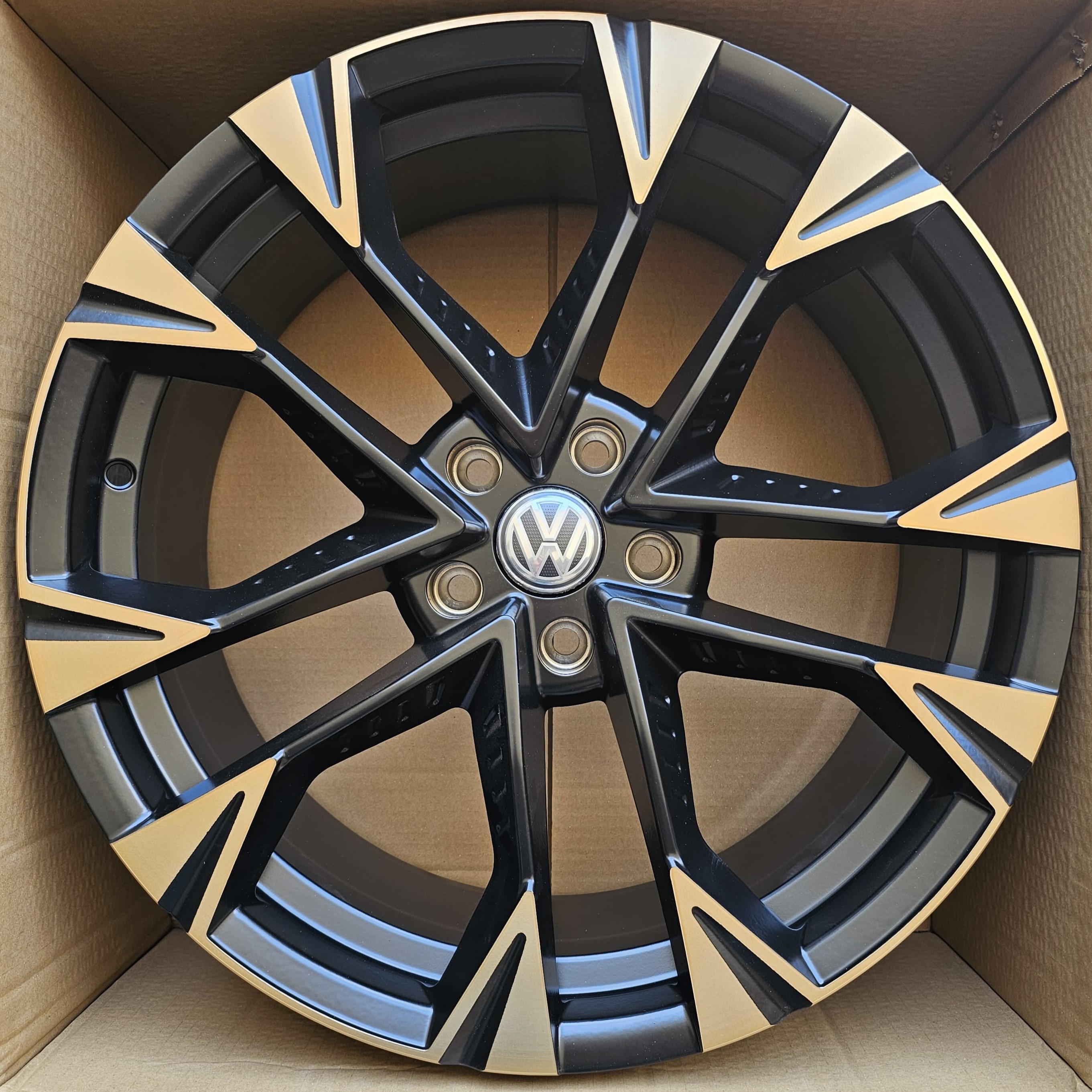 Alu Felne - 8J x19 ET40 5X112