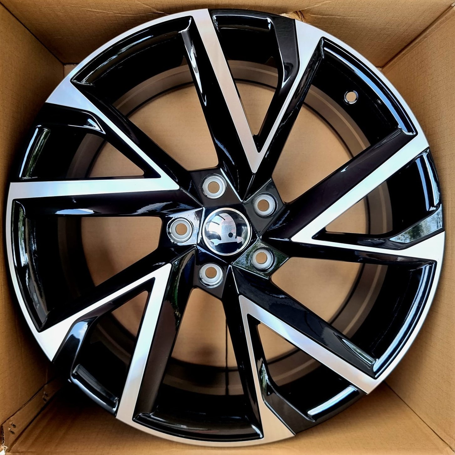 Alu Felne - 8.5J x20 ET38 5X112