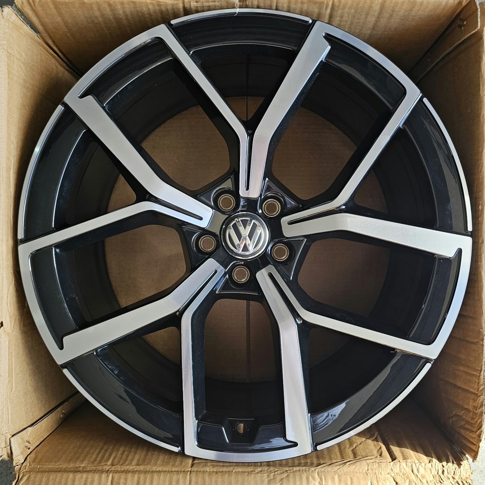 Alu Felne - 9j x21 ET34 5x112