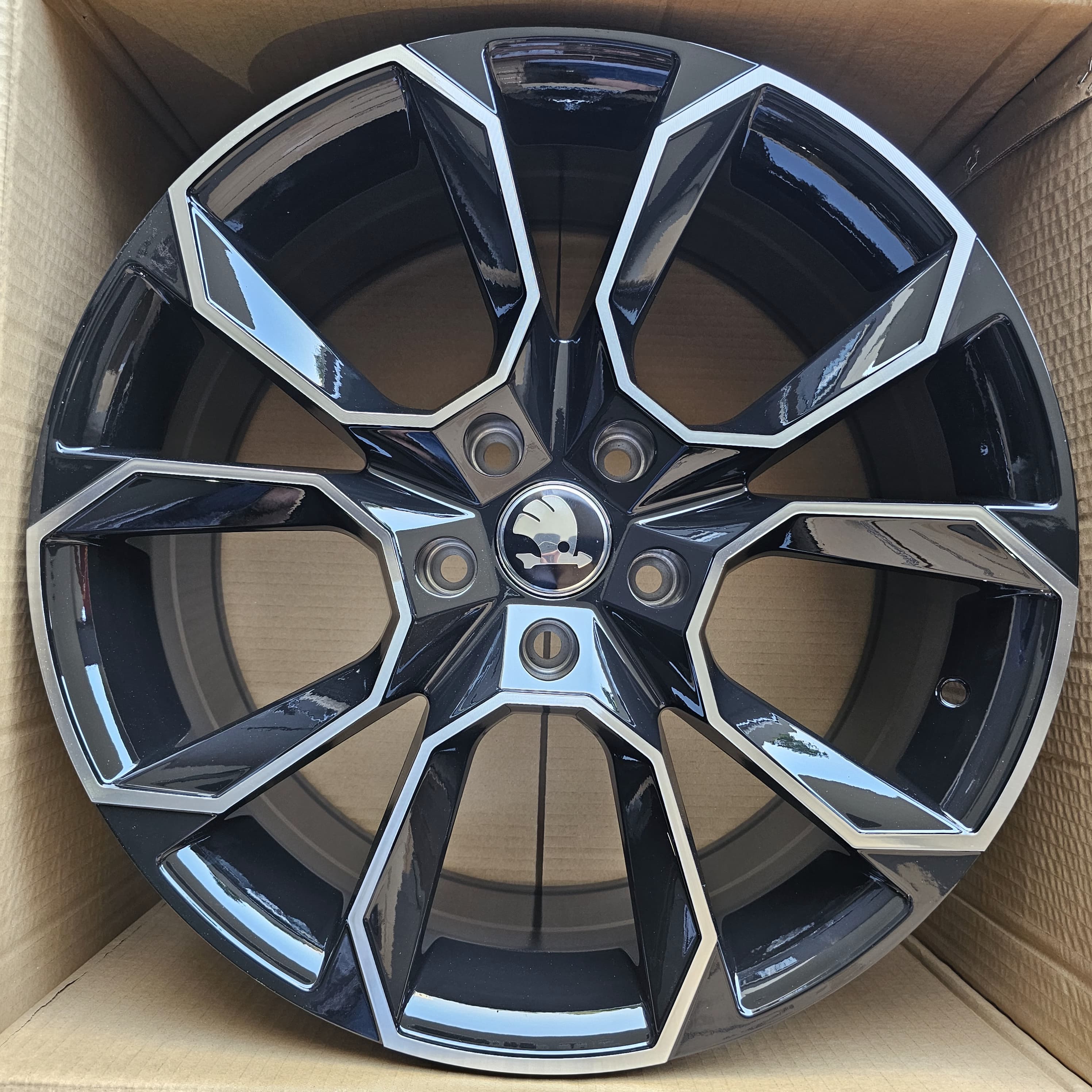 Alu Felne - 8j x18.00 ET42 5x112