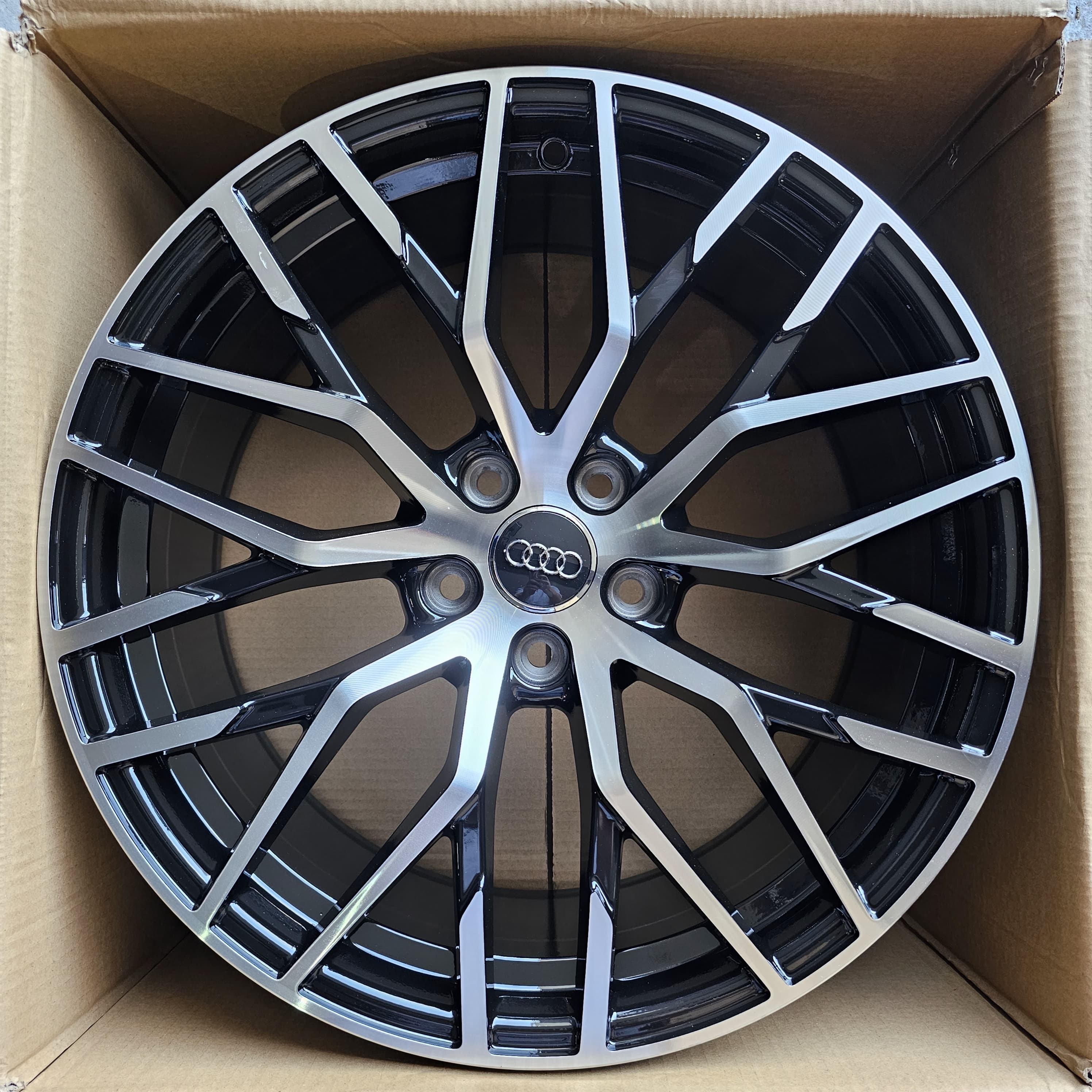 Alu Felne - 8.5j x19.00 ET35 5X112