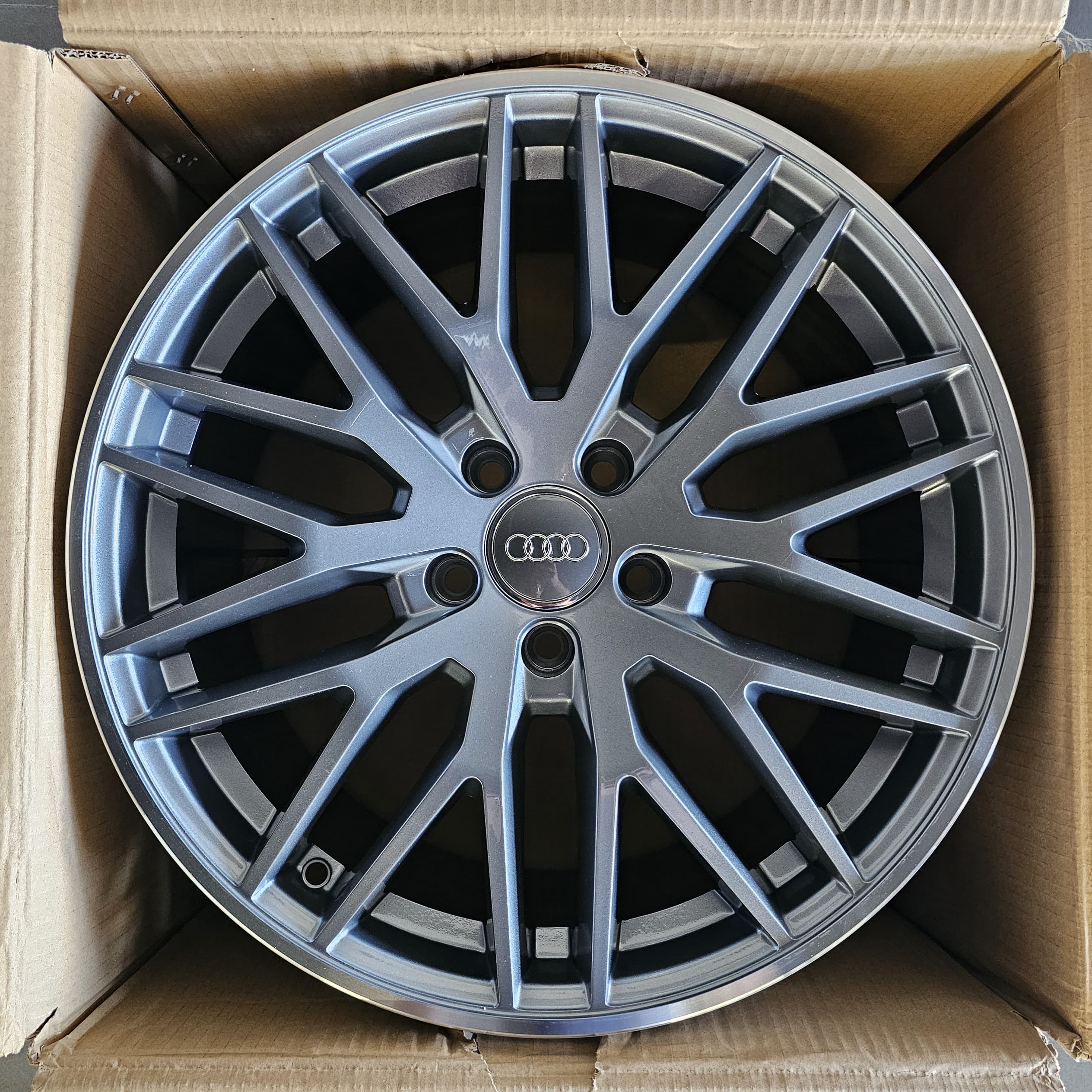 Alu Felne - 8J x18 ET42 5X112