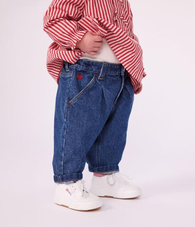 Teksas farmerke za bebe sa malim vezenim srcem iznad džepa
